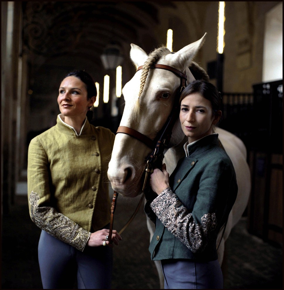 Equestrians Laetitia and Laure