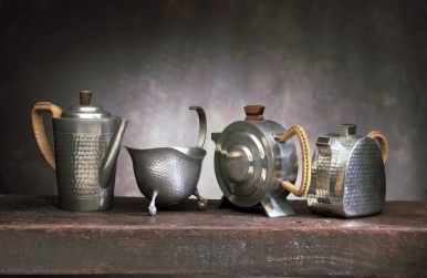 Coffeepots, teapots and creamer bowl from the 1930s