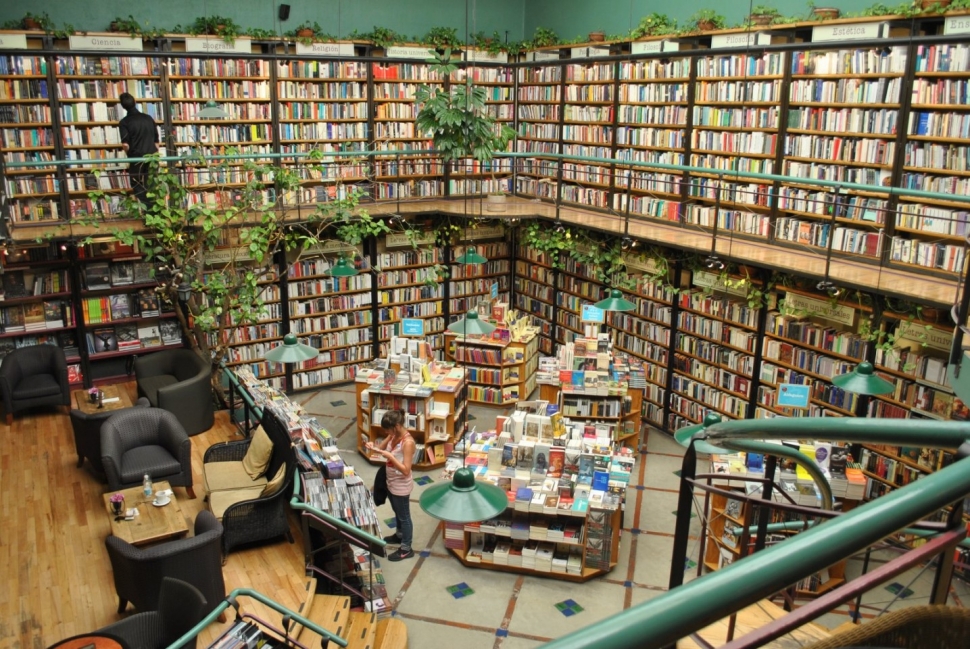 Photo credit: http://sequelmagazine.org/bookstore-appreciation-cafebreria-el-pendulo/