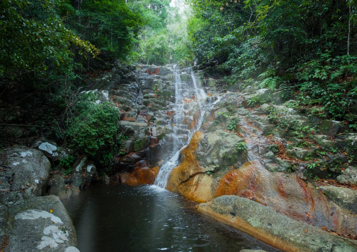 Mukut Waterfall, Tioman