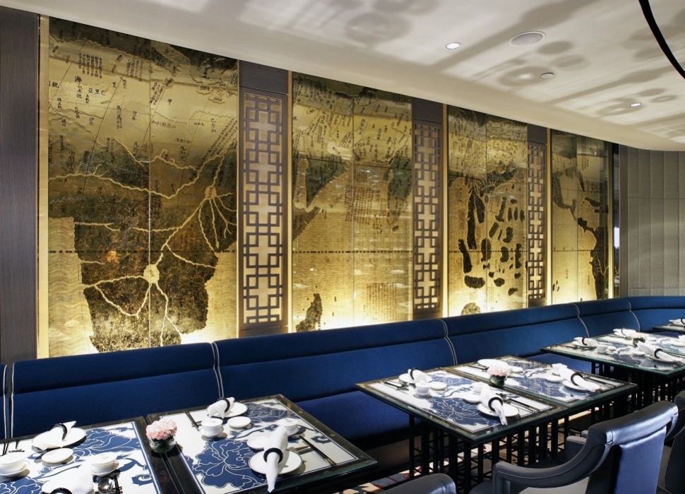 Li Feng offers at Art Decor styled interior © Mandarin Oriental, Jakarta