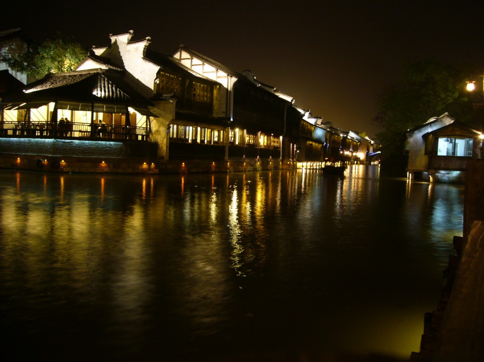 Wuzhen at night, Photo © Deng Xiaojuan, sxc.hu