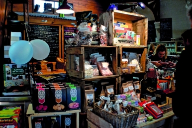 Mansfield Produce Store offers hearty food and local produce in a rustic setting