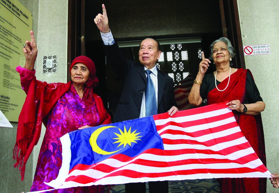 (From left) Siti Rahmah, with the late ex-Commissioner of Police for Sarawak Tan Sri Yuen Yuet Leng and Malaysian social activist Datuk Rasammah Bhupalan