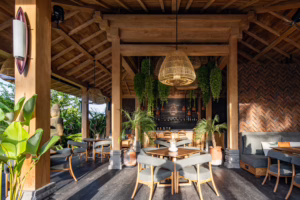 Ijo Restaurant, Desa Hay